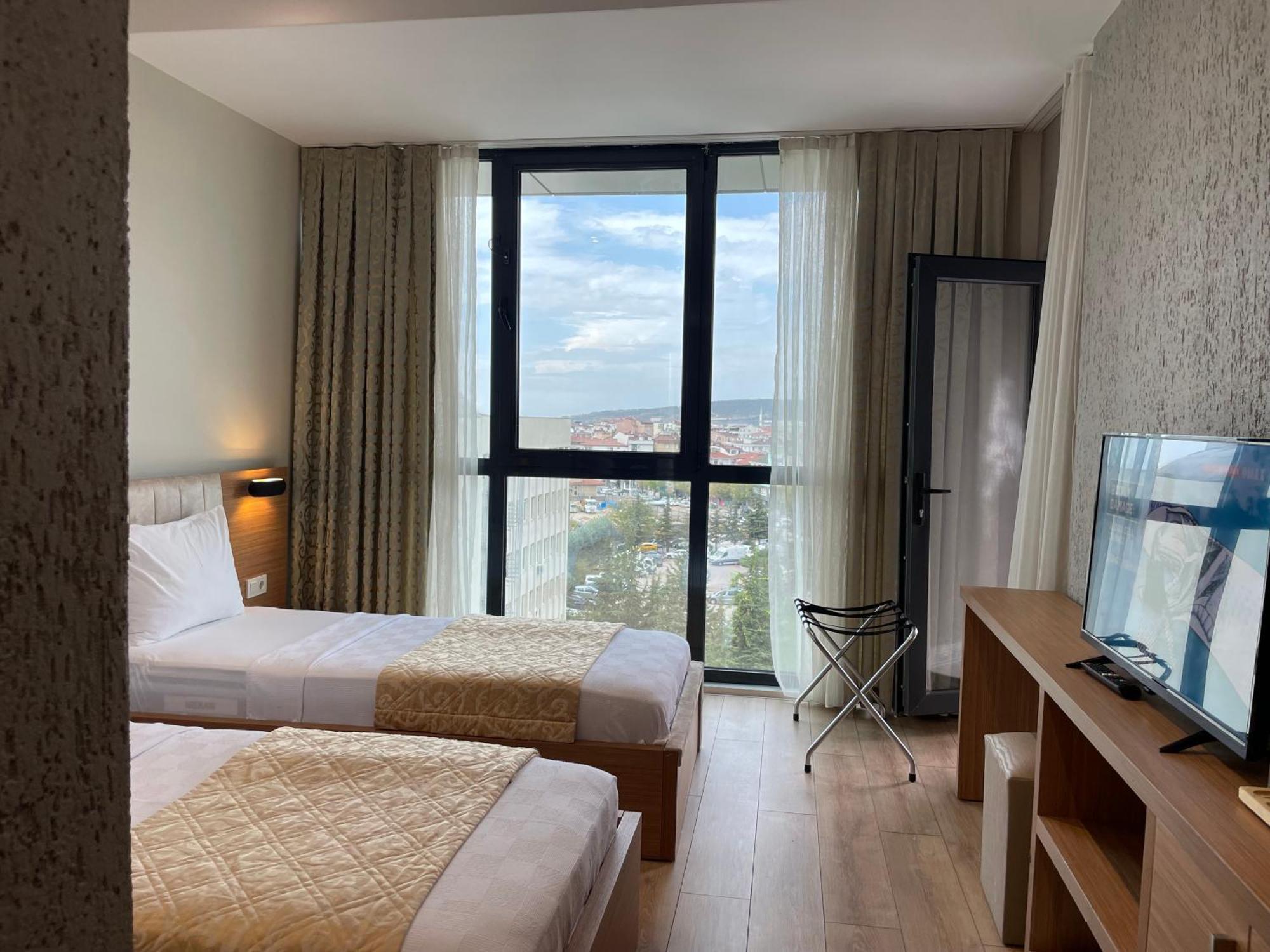 Innport Hotel Гебзе Экстерьер фото