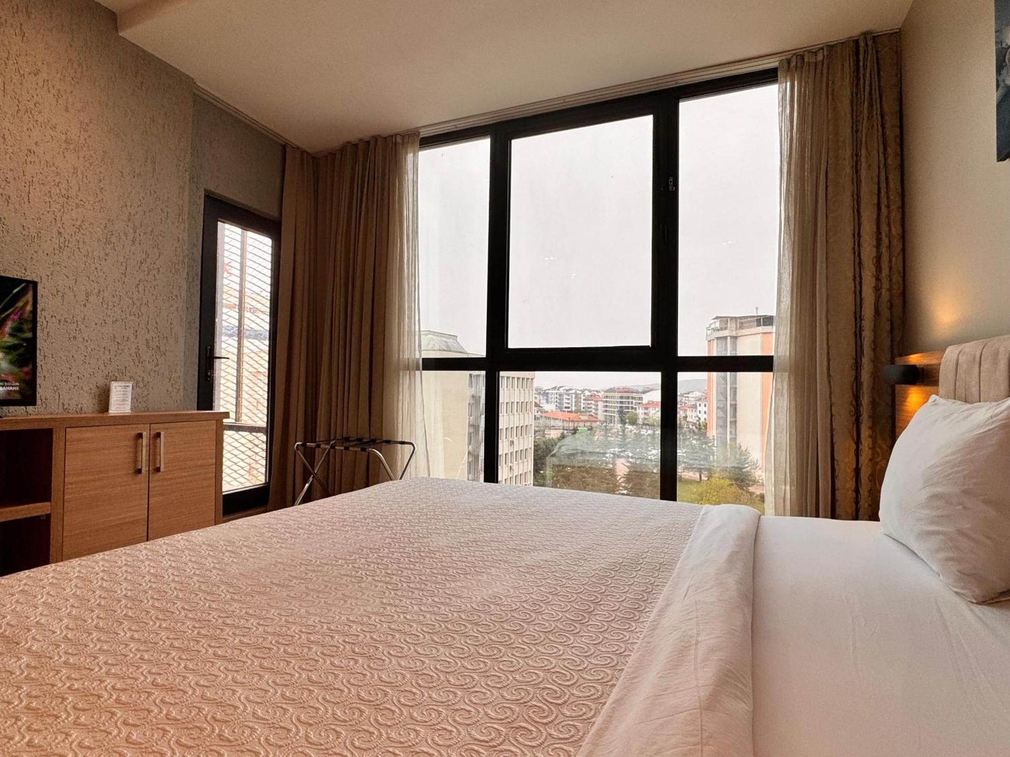 Innport Hotel Гебзе Экстерьер фото